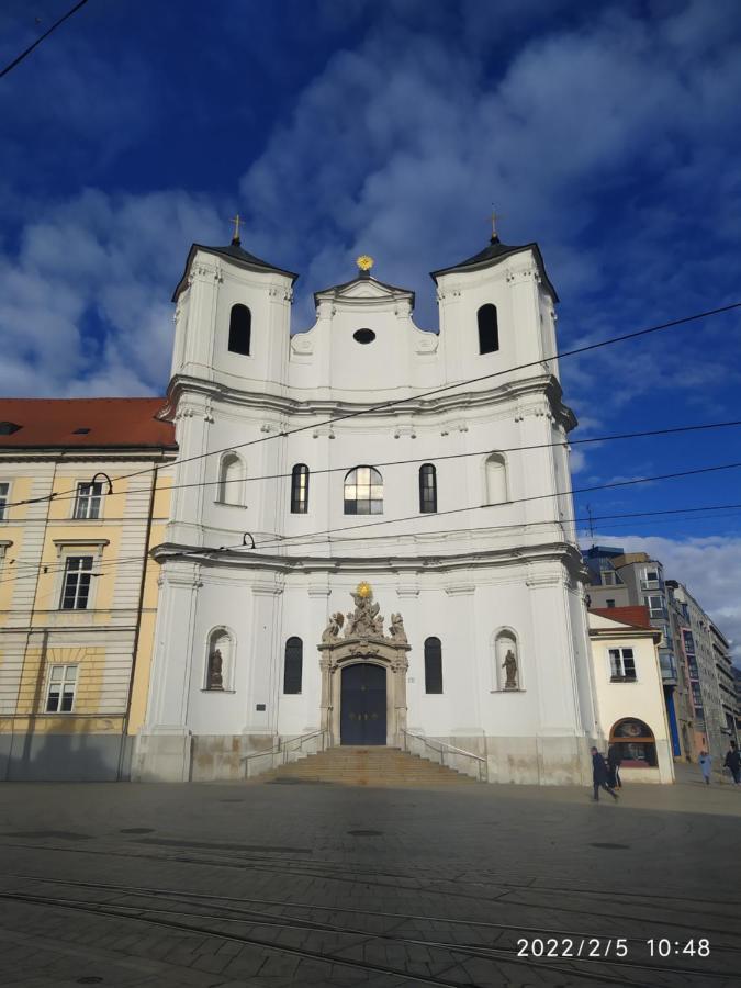 Krasny Byt S Vyhladmi V Historickom Centre บราติสลาวา ภายนอก รูปภาพ